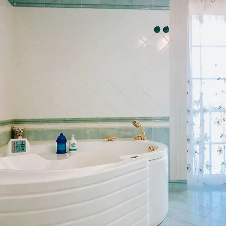 Vendégház Alexander's Collecorvino