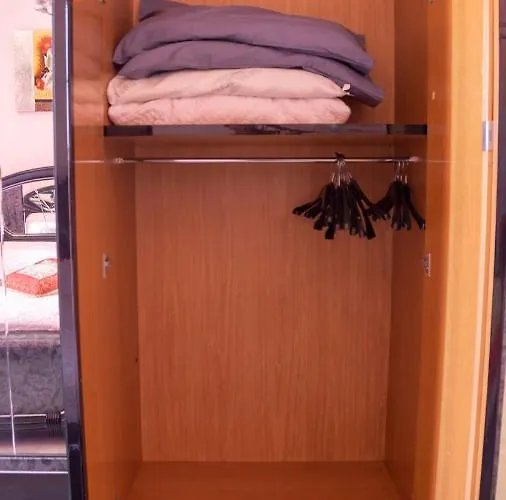 Alexander's Casa de hóspedes 3*