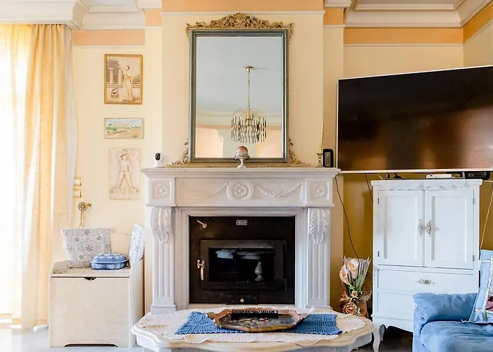 Alexander's Casa de hóspedes 3*