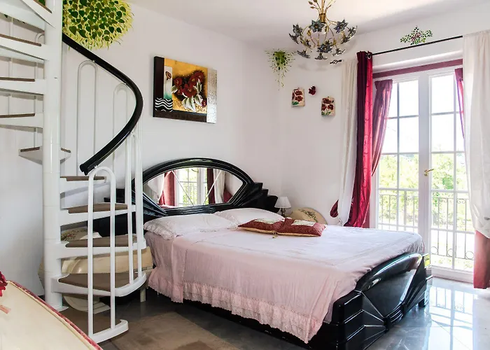 Casa de hóspedes Alexander's 3*